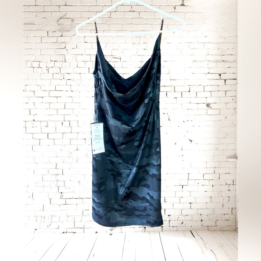 Jump Apparel camo print dress. NWT. Size small.